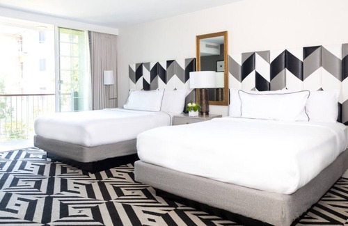 Norma Triangle Hotel | Modern Suite in Los Angeles! Rooftop Pool, Pet-friendly, Near Hollywood Musuem!