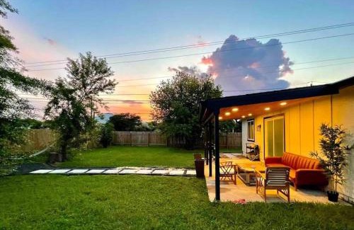 Sweetbriar House | Modern Texan sized Home - 4 bed 3 bath