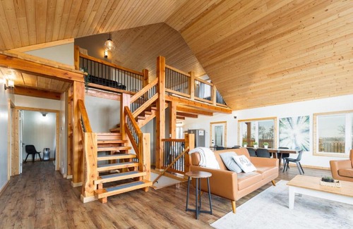 Beaver Mines Ski Chalet | Modern Timber- Hot tub, sauna, theatre, climbing wall