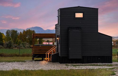 Bynum Apartment | Modern Tiny Cabin, with Hot tub in Choteau MT