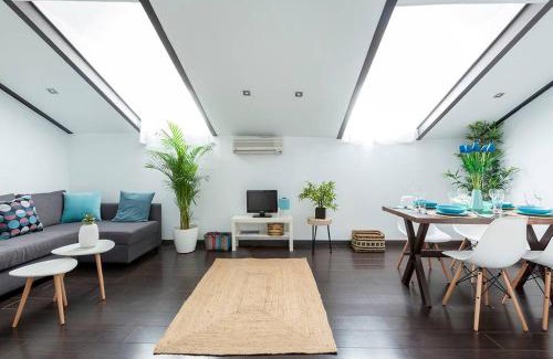 Centro Apartment | Modern top floor loft at Malasaña's heart