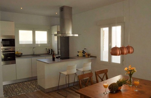 Conil de la Frontera City Center House | Modern town house with sea view, large roof terrace with shower * WLAN * KLIMA *