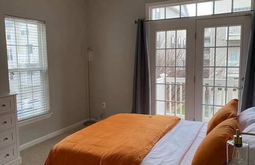 Elkridge House | Modern Townhome In sought after area!