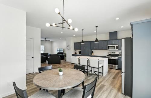 Weber House | Modern Townhome Retreat in Prime Location townhouse