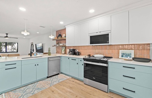 Cape Caneveral Beach Gardens House | Modern Townhome I 3 Minute Walk the Beach I Patio/Grill I Beach Gear I Sun Deck