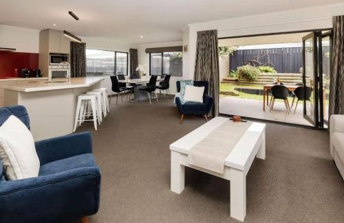 Rewa House | Modern Townhouse In Strandon - comfort and style