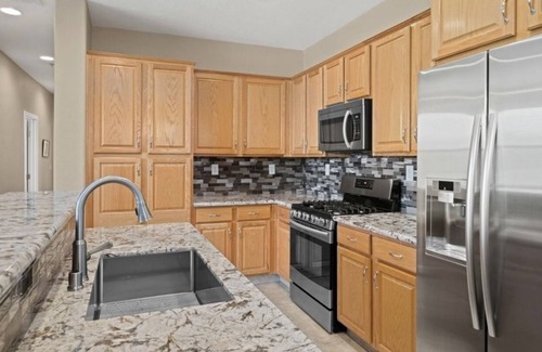 Folsom House | Modern Townhouse near a golf course, Folsom Lake, and hiking trails