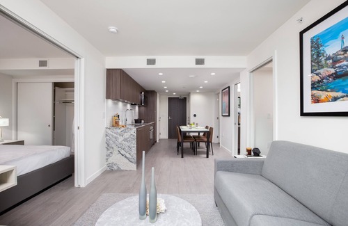Downtown Vancouver Hotel | Modern Two Bedroom Apartment in Trendy Downtown Neighbourhood