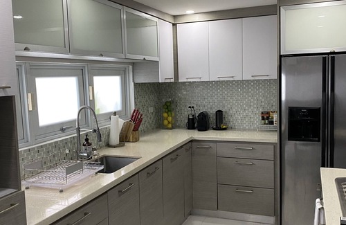 Cangrejo Arriba Apartment | Modern Two-Bedroom Apartment near SJU Airport & Isla Verde Beaches