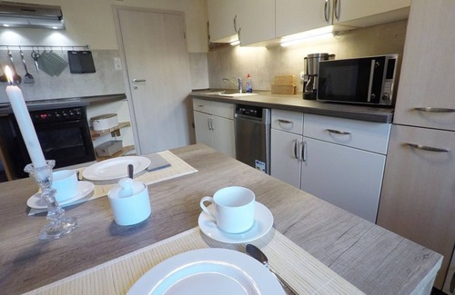 Kirchenlamitz Apartment | Modern und hochwertig ausgestattete 4-Sterne Ferienwohnung " Blütentraum"