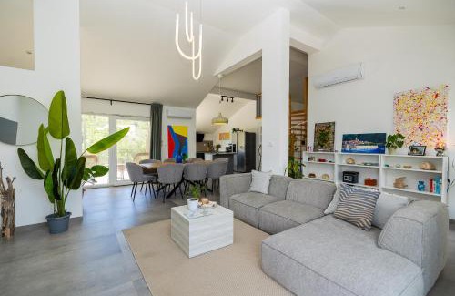 Cove Tri Zala (Zrnovo) Apartment | Modern Urban Oasis - Korčula