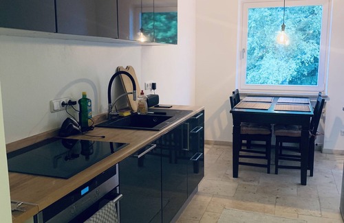 Wolfratshausen House | Modern vacation apartment "La Fredo" near Lake Starnberg, 5 minutes' walk to public transport