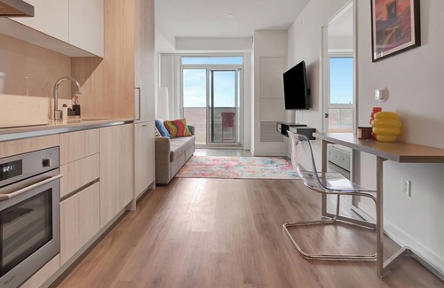 Vaughan Condo | Modern Vaughan Condo Steps to Subway