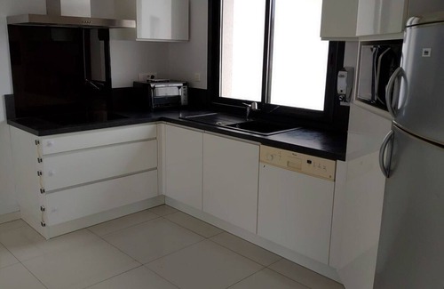 Villeneuve-de-Riviere Villa | Modern villa with swimming pool and small gym