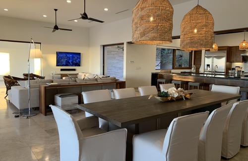 Buzzards Villa | Modern Villa Cabo - Maid, Beach Club, Lap Pool, Gym, AC