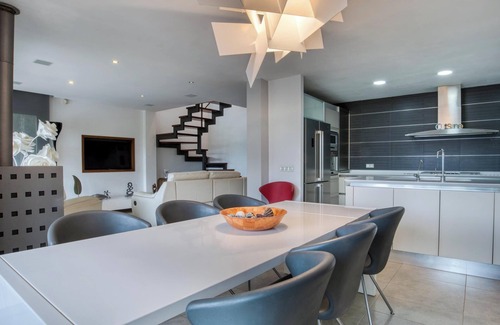 Sant Pol De Mar Villa | Modern Villa with Ocean views, Infinity Pool, Garden & Wi-Fi