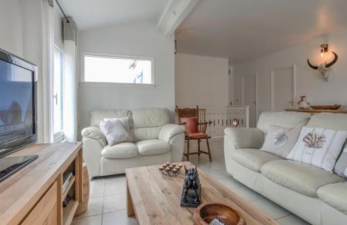Pouzols-Minervois Villa | Modern villa with private pool