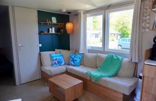 Kropswolde Ski Chalet | Moderne chalet op het strand