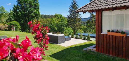 Wilhelmsthal Apartment | Moderne Ferienwohnung mit eigenem Garten und traumhaften Blick