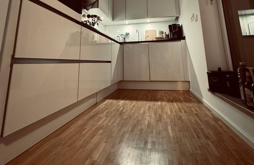 Nordend Apartment | Moderne Penthouse Wohnung mit großer Dachterrasse und Skyline Blick