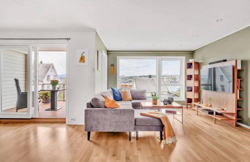 Tromsdalen Apartment | Moderne sentralt hjem