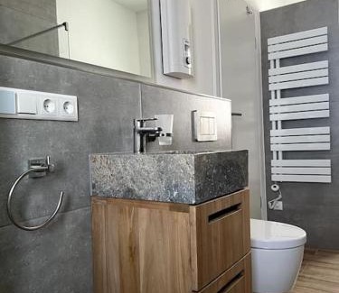 Eich Apartment | Moderne, stilvolle Ferienwohnung in Eich