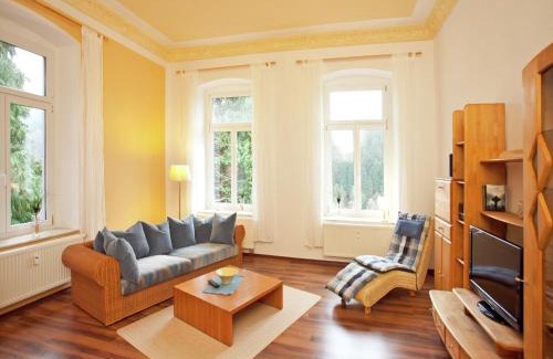 Grunhainichen Villa | Moderne Villa in Borstendorf mit Park, cleaning included