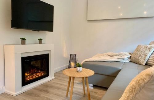 Matzlow-Garwitz House | Modernes Waldhaus am Wasser I Whirlpool I Kamin I Feuerschale