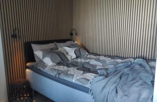 Tampere Apartment | Moderni yksiö, parveke, parkki, palvelut
