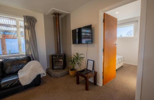 Twizel House | Modernised Mackenzie with central location.