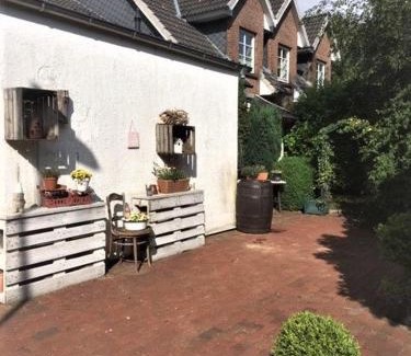 Schuby Apartment | Modernisierte Ferienwohnung Mit Balkon