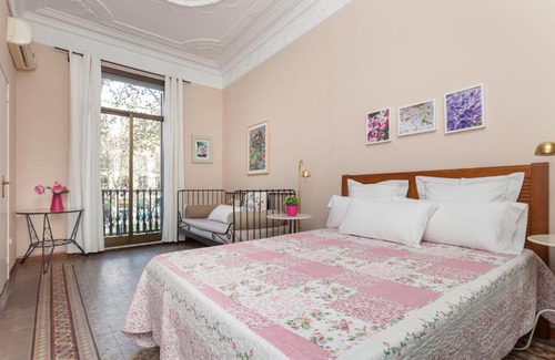 el Fort Pienc Apartment | Modernist Apartment Arc de Triomf