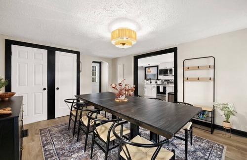 Medina House | Modernized Historical Home in Downtown Medina w/Hot Tub