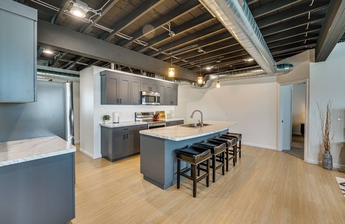 St. Clair Apartment | Modernized St Clair Apartment: Walk to Boardwalk!