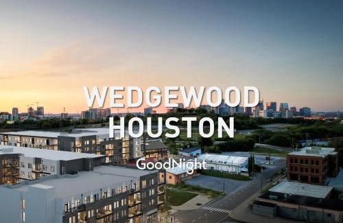 Melrose House | Modest Melrose - 5 Mins to Broadway - Rooftop Deck