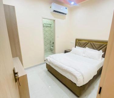 Palanpur Bed & Breakfast | Modest Rooms By Libra