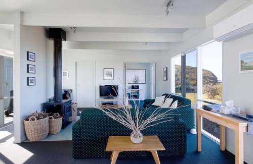 Moggs Creek House | Mogg's View - Great Ocean Views & Walk To The Moggs Beach