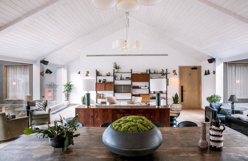 Pusey Hotel | Mollie's Motel and Diner