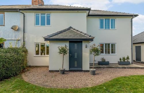 Leigh Sinton House | Molton House