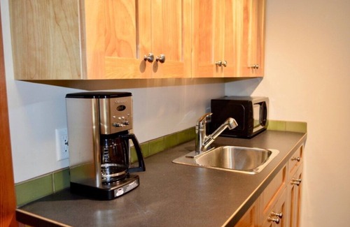 Kootenay Boundary Apartment | Moments to Red Mountain Resort