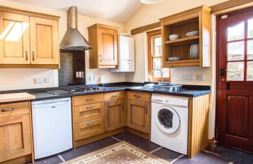 Charlestown House | Mona's Cottage - Private Parking, Sea Views, Garden & Close To Harbour & Beach