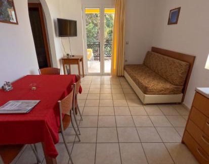 Frangokastellon Apartment | Monachus Monachus
