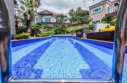 Gangjeong-dong House | Monaco Pool Pension