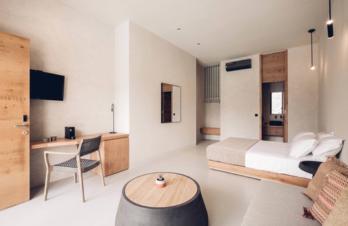Moni Hotel | Monastery Estate Mountain Retreat