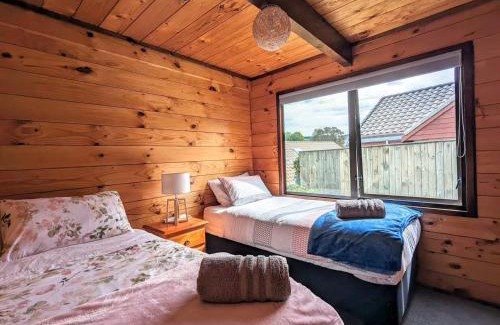 Springfield House | Moncur Villa, cozy and close golf course, self check in