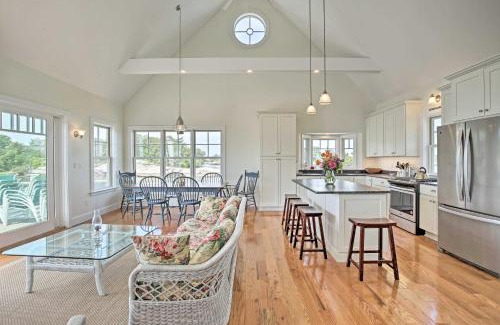 Branford House | Money Island Home with Deck, Kayak and Paddleboards!
