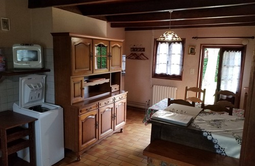 La Chapelle-Naude House | Moni's Cottage, vacation home in the middle of nature