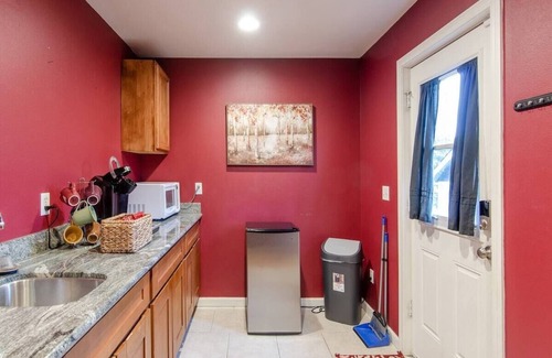 Eastside Apartment | Monster Jam/RV Shows/Dome/Concerts/Comedy/Museums