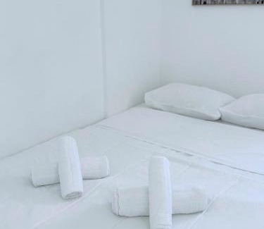 Acharnes Apartment | Mont Parnes Little House