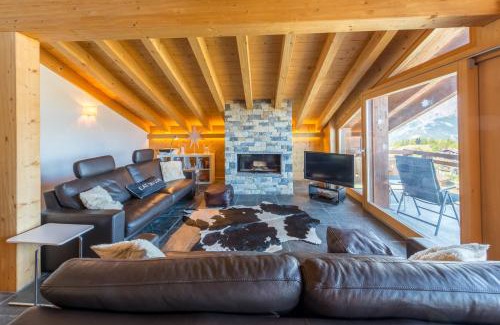 Saint-Pierre-de-Clages Apartment | Montagnard 12 - spa access - car and careless holidays!